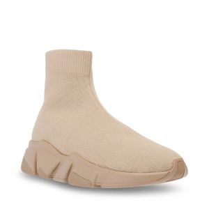 WMNS 9.5 STEVE MADDEN SOCK SNEAKER —SAND